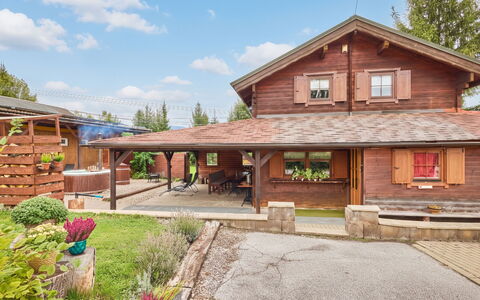 Pod Liščím Kopcem 4+4: Costruzione, Legna, Tetto, Casa, Casa, Villetta, Arbusto, Porta, Giardino