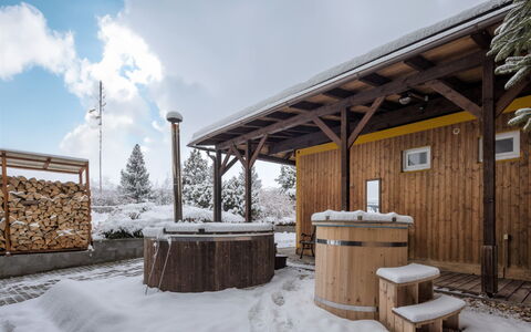 Pod Liščím Kopcem 4+4: Costruzione, Cielo, Proprietà, Nube, Neve, Legna, Casa, Albero, Villetta, Paesaggio