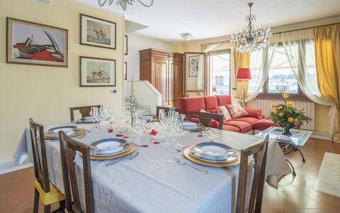 La Bouganville, Forte Dei Marmi, Private Garden, W: Mobilia, Interior Design, Pavimentazione, Tavolo, Soffitto, Sedia, Camera, Sala Da Pranzo, Pavimento, Cucina & Sala Da Pranzo Tavolo