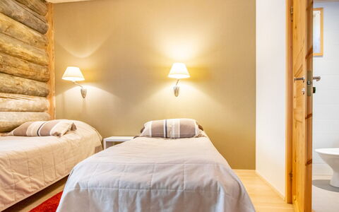 Nilikuru e 12: Interior Design, Mobilia, Pavimento, Pavimentazione, Legna, Letto, Soffitto, Camera Da Letto, Camera, Tessile