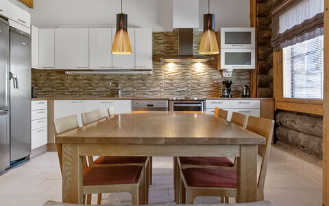Nilikuru D9: Mobilia, Interior Design, Cucina, Pavimentazione, Controsoffitto, Lampada, Legna, Soffitto, Pavimento, Sedia