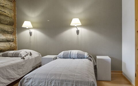 Nilikuru D9: Mobilia, Interior Design, Parete, Legna, Soffitto, Pavimentazione, Pavimento, Letto, Camera Da Letto, Camera
