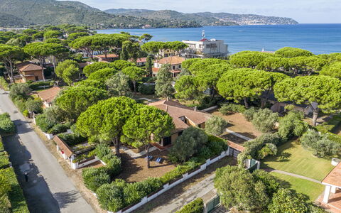 Giannella Apartment - Orbetello, Toscana: Pianta, Acqua, Proprietà, Cielo, Natura, Albero, Nube, Vegetazione, Lotto, Urban Design