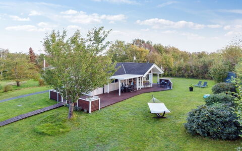 Hilaria - 1.4Km from the Sea: Casa, Zona Residenziale, Casa, Villetta, Tetto, Lotto, Raccordo, Giardino, Estate, Prato