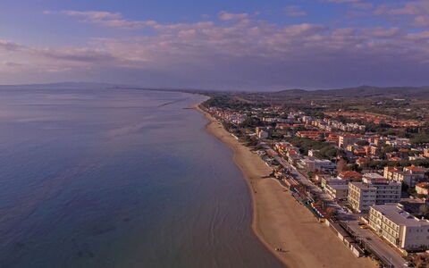 Follonica 100: Nube, Acqua, Cielo, Risorse Idriche, Costiera E Morfologie Oceanic, Crepuscolo, Spiaggia, Orizzonte, Paesaggio, Promontorio