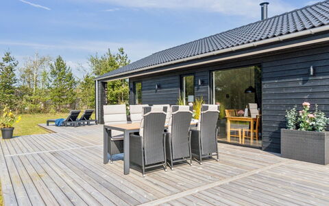 Skakke - 900M from the Sea: Soffitto, Pavimentazione, Interior Design, Pavimento, Materiale Composito, Mobilia, Ricorrere, Hotel, Design, Illuminazione Diurna