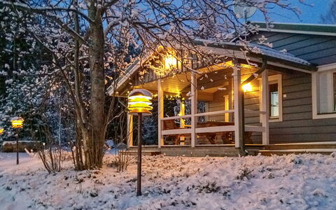 Ilotupa: Legna, Villetta, Casa, Casa, Porta, Latifoglie, Edifici Giardino, Color Legno, Log Cabin, Plank