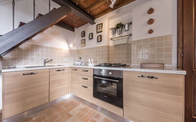 San Gimignano - Villa le Ripe: Marrone, Cabinetry, Controsoffitto, Proprietà, Mobilia, Costruzione, Cucina Stufa, Legna, Cucina, Elettrodomestico Da Cucina