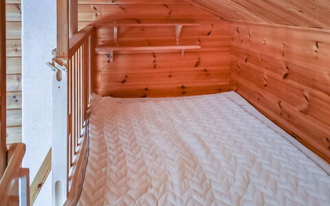 Joutsenlaulu: Legna, Pavimento, Pavimentazione, Color Legno, Latifoglie, Soffitto, Plank, Camera, Log Cabin, Attico