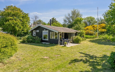 Benthe - 200M from the Sea: Tetto, Casa, Casa, Villetta, Porta, Raccordo, Deck, Portico, Plank, Latifoglie