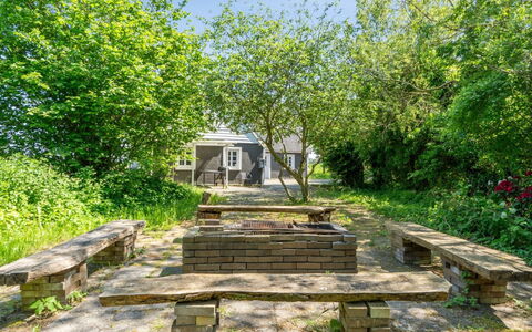 Eliane - 1.8Km from the Sea: Legna, Tetto, Architettura, Casa, Casa, Villetta, Raccordo, Latifoglie, Pendenza, Estate