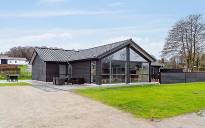 Clare - 100M from the Sea