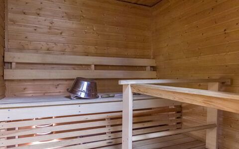 Saariseläntie 8 B 7: Legna, Villetta, Log Cabin, Foresta, Capannone, Edifici Giardino, Larice, Woodland, Color Legno