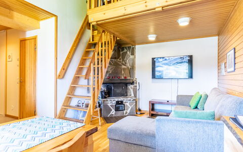 Soidinaukia a 3: Pavimentazione, Legna, Interior Design, Pavimento, Mobilia, Soffitto, Camera, Pavimento In Legno, Latifoglie, Color Legno