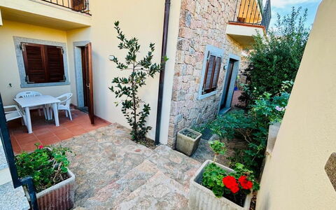 Vannina: Pianta, Cielo, Nube, Costruzione, Finestra, Albero, Architettura, Urban Design, Zona Residenziale, Immobiliare