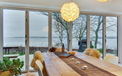 Lika - 25M to the Fjord: Zona Residenziale, Tetto, Sobborgo, Driveway, Estate, Camino