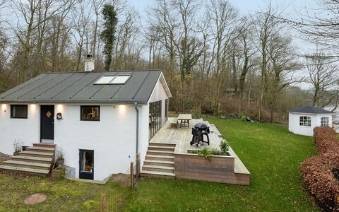 Lika - 25M to the Fjord: Zona Residenziale, Tetto, Sobborgo, Driveway, Estate, Camino
