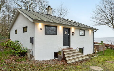 Lika - 25M to the Fjord: Zona Residenziale, Tetto, Sobborgo, Driveway, Estate, Camino