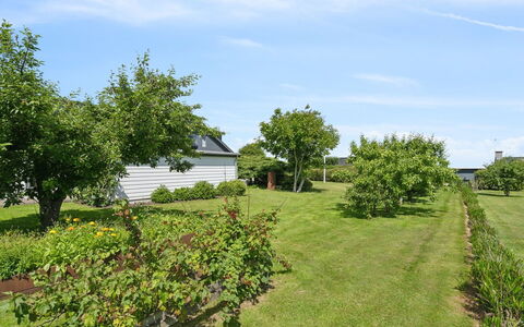 Alona - 90M from the Sea: Tetto, Casa, Porta, Villetta, Shade, Raccordo, Cortile, Estate, Backyard