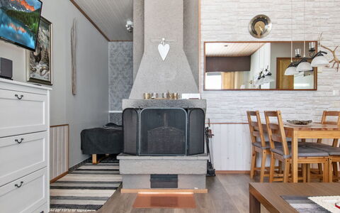 Siularinne B 8: Mobilia, Interior Design, Pavimentazione, Legna, Pavimento, Illuminazione, Camera, Soffitto, Soggiorno, Casa