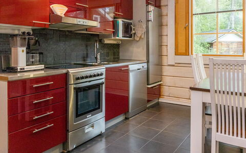 Anttoora 3: Cucina, Elettrodomestico Da Cucina, Controsoffitto, Pavimentazione, Mobilia, Apparecchio Major, Cabinetry, Interior Design, Legna, Lavello