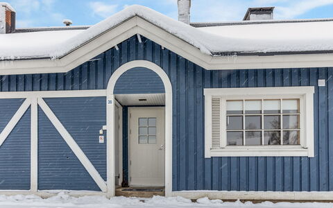 Teerenpesue e 36 Gaissa: Legna, Raccordo, Porta, Casa, Materiale Composito, Villetta, Congelamento, Inverno, Neve, Design
