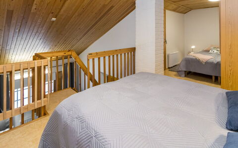 Teerenpesue e 36 Gaissa: Interior Design, Pavimentazione, Pavimento, Legna, Soffitto, Camera Da Letto, Mobilia, Letto, Camera, Pavimento In Legno
