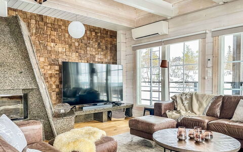 Kontiokota: Mobilia, Divano, Interior Design, Pavimentazione, Soggiorno, Legna, Pavimento, Soffitto, Illuminazione, Camera