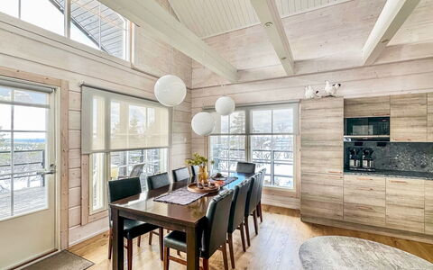 Kontiokota: Mobilia, Interior Design, Pavimentazione, Pavimento In Legno, Legna, Soffitto, Pavimento, Cucina & Sala Da Pranzo Tavolo, Lampada, Sala Da Pranzo