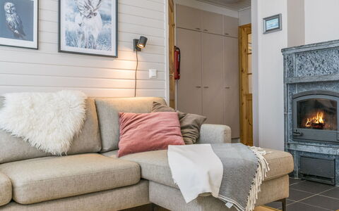 Outapailakka J 5: Legna, Raccordo, Villetta, Casa, Casa, Plank, Edifici Giardino, Log Cabin, Latifoglie, Portico