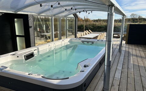 Grep - 800M from the Sea: Piscina, Materiale Composito, Shade, Design, Deck, Struttura Esterna, Ricorrere, Hotel, Vasca Idromassaggio