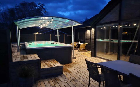 Grep - 800M from the Sea: Piscina, Pavimentazione, Pavimento, Materiale Composito, Vasca Da Bagno, Deck, Mobili Da Esterno, Shade, Idraulico Fixture