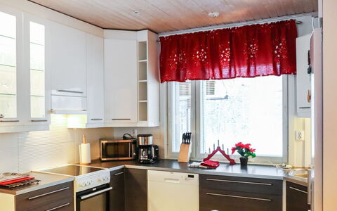 Lampitaival 6A: Mobilia, Interior Design, Pavimentazione, Pavimento, Tavolo, Soffitto, Cucina & Sala Da Pranzo Tavolo, Illuminazione, Sedia, Casa
