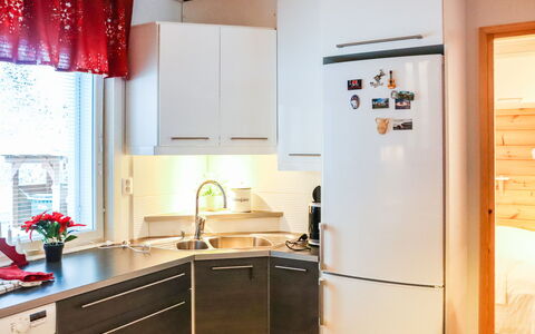 Lampitaival 6A: Mobilia, Interior Design, Pavimentazione, Pavimento, Tavolo, Soffitto, Cucina & Sala Da Pranzo Tavolo, Illuminazione, Sedia, Casa