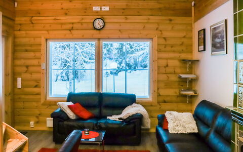 Lampitaival 6A: Mobilia, Interior Design, Pavimentazione, Pavimento, Tavolo, Soffitto, Cucina & Sala Da Pranzo Tavolo, Illuminazione, Sedia, Casa