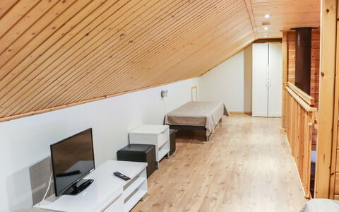 Lampitaival 6B: Mobilia, Interior Design, Pavimentazione, Pavimento, Tavolo, Soffitto, Cucina & Sala Da Pranzo Tavolo, Illuminazione, Sedia, Casa