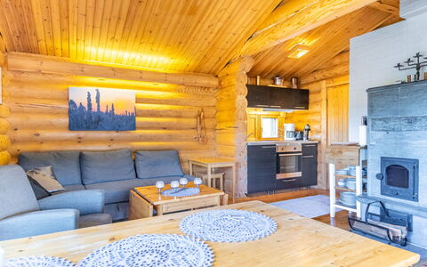 Inari 938: Mobilia, Interior Design, Pavimentazione, Pavimento, Tavolo, Soffitto, Cucina & Sala Da Pranzo Tavolo, Illuminazione, Sedia, Casa