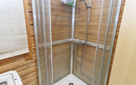 Ressipysäkki 1: Mobilia, Interior Design, Pavimentazione, Pavimento, Tavolo, Soffitto, Cucina & Sala Da Pranzo Tavolo, Illuminazione, Sedia, Casa