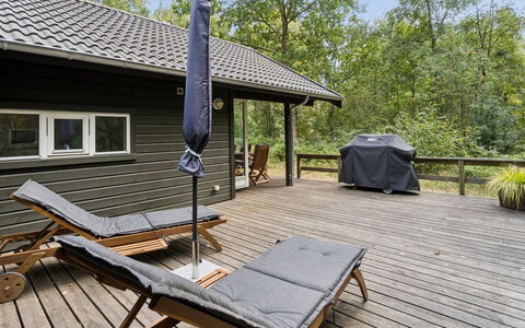 Ellynor - 600M from the Sea: Legna, Pavimento In Legno, Latifoglie, Portico, Deck, Plank, Color Legno, Villetta, Mobili Da Esterno, Shade