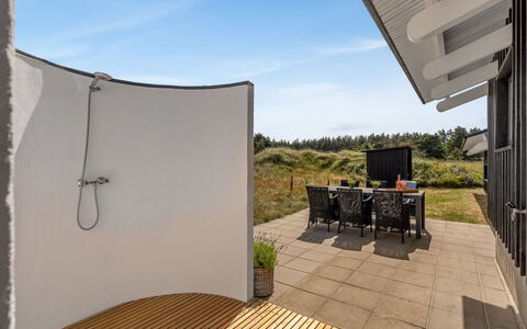 Annrike - 400M from the Sea: Pavimento, Materiale Composito, Shade, Illuminazione Diurna, Latifoglie, Mobili Da Esterno, Balcone, Deck, Struttura Esterna