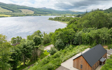 Loch View: Paesaggio Naturale, Paesaggio, Highland, Area Rurale, Villetta, Lago, Serbatoio, Lago, Prato, Fell