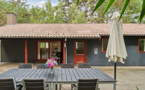 Clementine - 1.2Km from the Sea: Legna, Tetto, Architettura, Casa, Casa, Villetta, Raccordo, Latifoglie, Pendenza, Estate