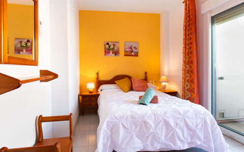 San Luis Playa: Mobilia, Interior Design, Pavimento, Camera Da Letto, Pavimentazione, Legna, Letto, Camera, Soffitto, Appartamento