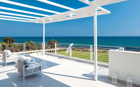 Casa Mareblu - Marina Di Modica, Sicilia: Acqua, Cielo, Proprietà, Blu, Azzurro, Shade, Mobili Da Esterno, Rettangolo, Architettura, Legna