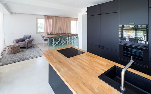 Casabella - Avola, Sicilia: Mobilia, Tavolo, Divano, Legna, Soggiorno, Cabinetry, Costruzione, Interior Design, Architettura, Pavimentazione