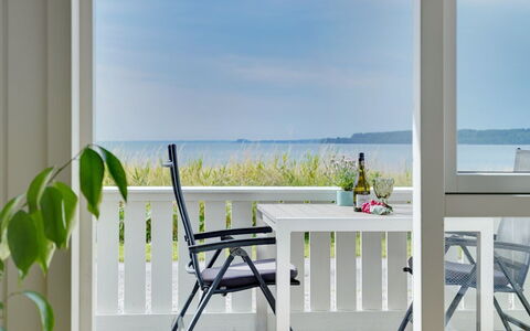 Liutulf - 40M from the Sea: Blu, Arbusto, Villetta, Groundcover, Giardino, Estate, Shade, Landscaping, Agriturismo, Eco Hotel
