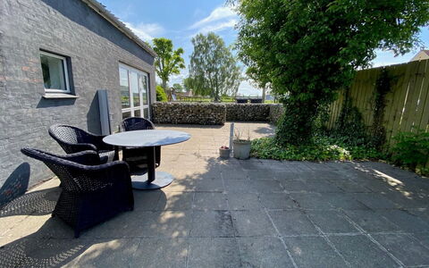 Frodde - 5Km from the Sea: Mobili Da Esterno, Tavolo Esterno, Flagstone, Backyard, Calcestruzzo, Giardino, Sedia, Landscaping, Cortile, Terrazza