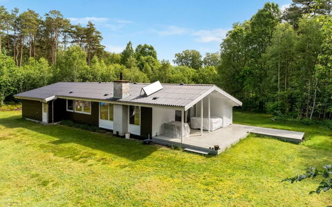 Elsemaria - 1.3Km from the Sea: Mobilia, Interior Design, Pavimentazione, Pavimento, Soffitto, Camera, Sedia, Tavolo, Appartamento, Cucina & Sala Da Pranzo Tavolo