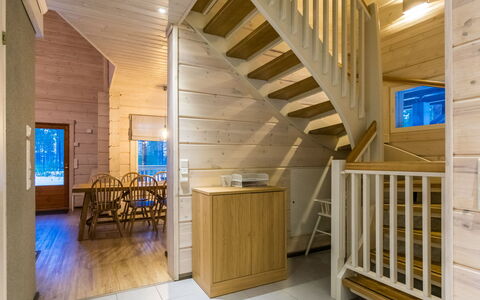 Sinisen Tien Helmi: Mobilia, Interior Design, Pavimentazione, Pavimento, Tavolo, Soffitto, Cucina & Sala Da Pranzo Tavolo, Illuminazione, Sedia, Casa