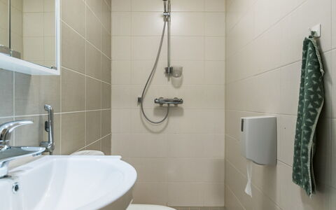 Sinisen Tien Helmi: Mobilia, Interior Design, Pavimentazione, Pavimento, Tavolo, Soffitto, Cucina & Sala Da Pranzo Tavolo, Illuminazione, Sedia, Casa